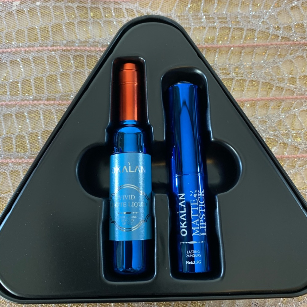 Lipstick - Picture 5 of 6